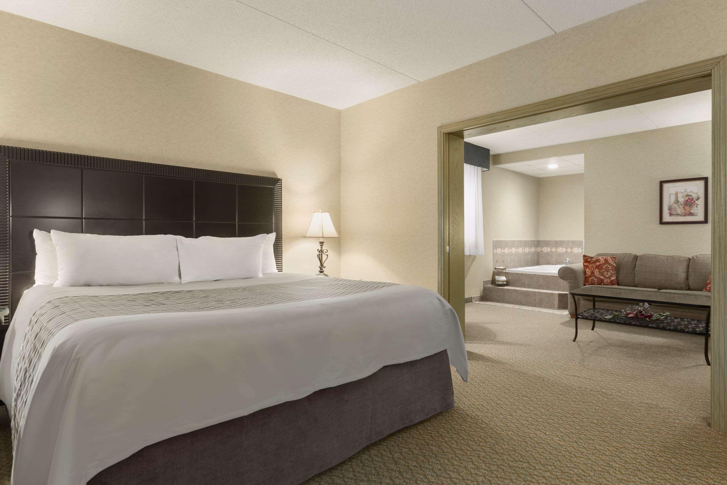 Travelodge By Wyndham Winnipeg East Exterior foto