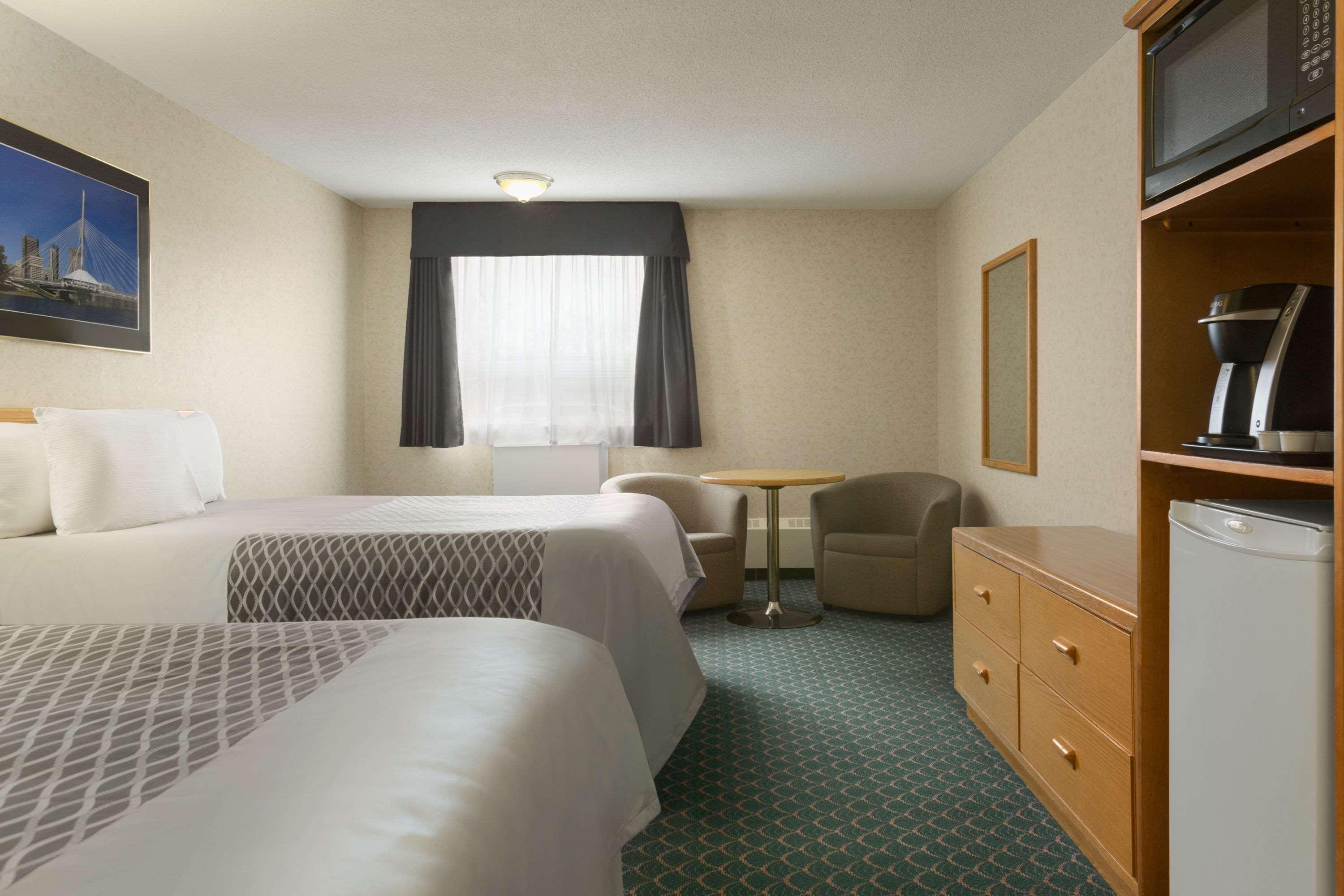 Travelodge By Wyndham Winnipeg East Exterior foto